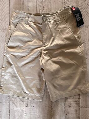 Boys Under Armour Khaki Performance Golf Shorts Size 14 NWT